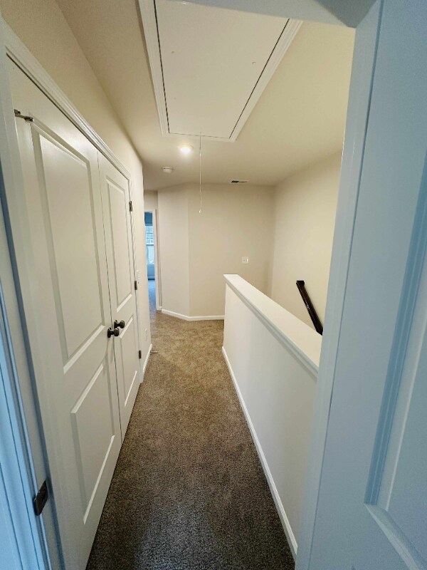 Building Photo - 2041 Dy Lily Dr