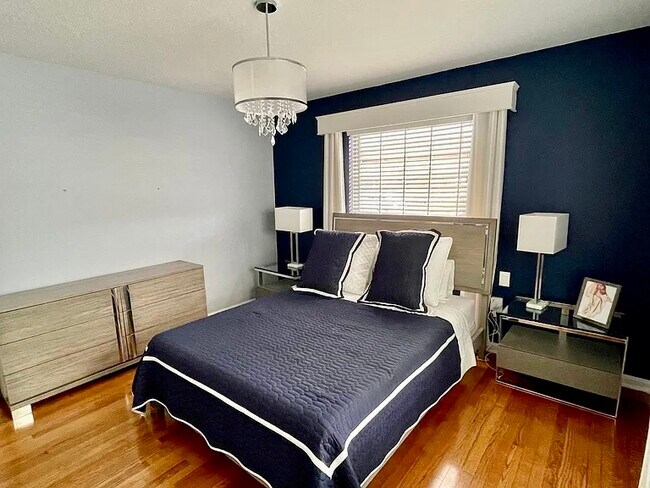 Building Photo - 235 Fordham Dr