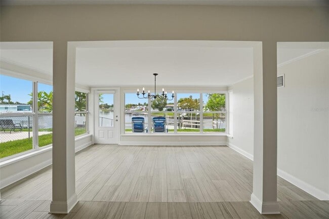 Building Photo - 4436 Floramar Terrace
