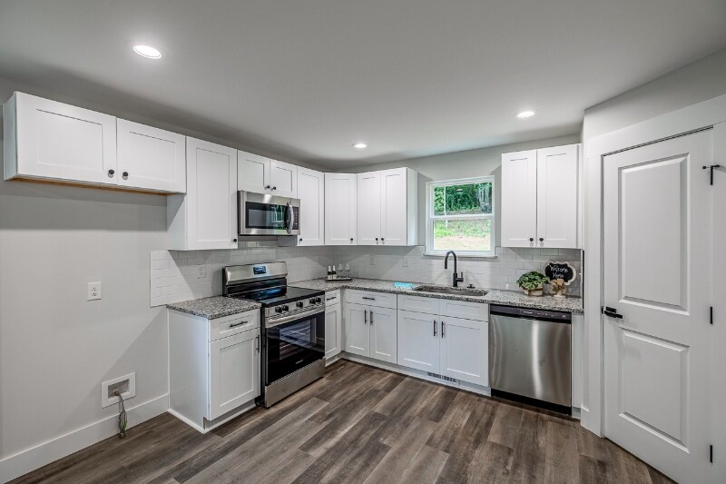 Building Photo - 126A Brookmeade Dr