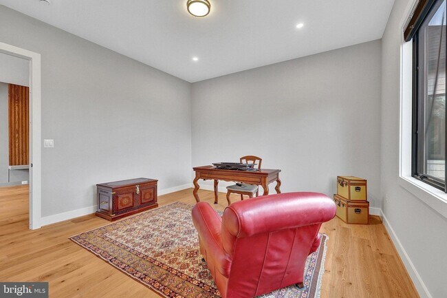 Building Photo - 1100 Balls Hill Rd