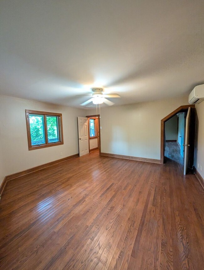 Building Photo - Montreat Rental