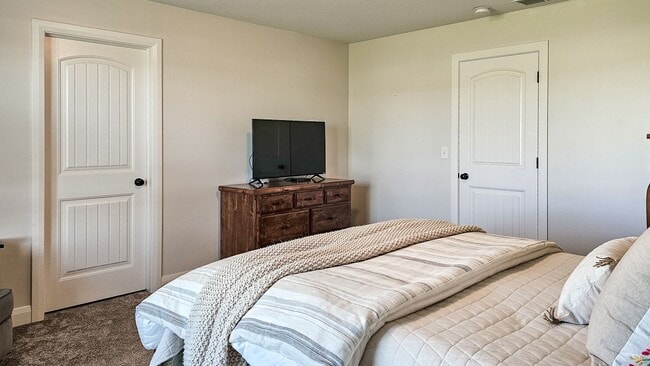 Building Photo - SummerField 2470
