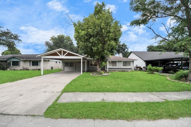 Building Photo - 2405 Pickerton Dr