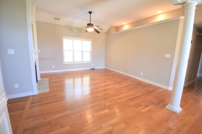 Building Photo - 3871 Glencorra Dr
