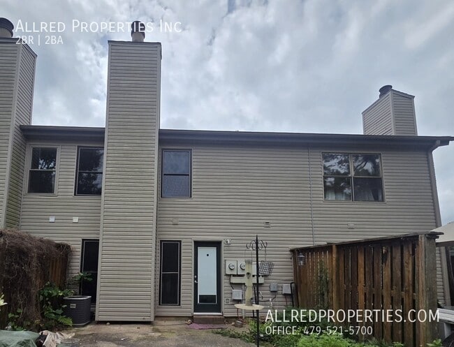 Building Photo - 2588 E Sweetbriar Dr