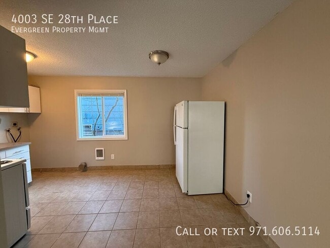 Building Photo - 4003 SE 28th Pl