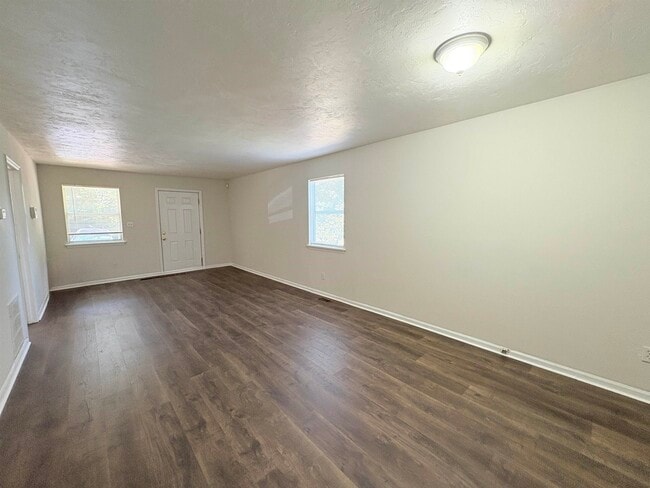 Building Photo - 2110 Golf Terrace Dr