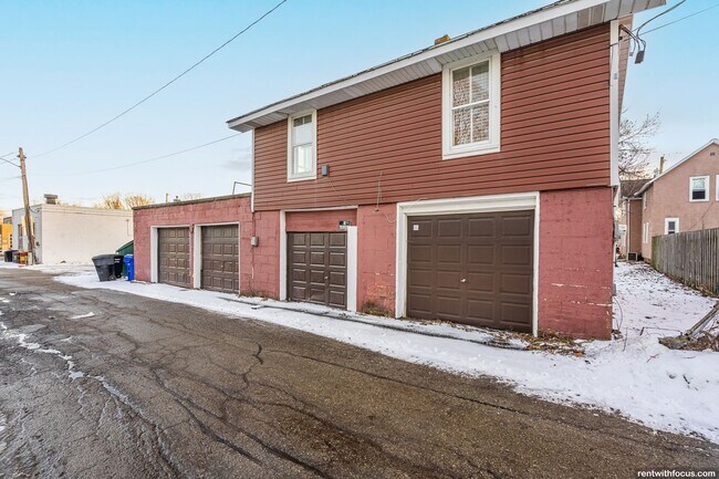 Building Photo - 712 W Lorain St