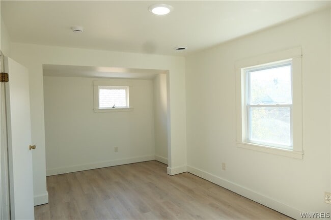 Building Photo - 51 Days Park