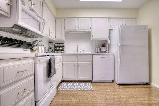 Building Photo - 307 Marian Ave