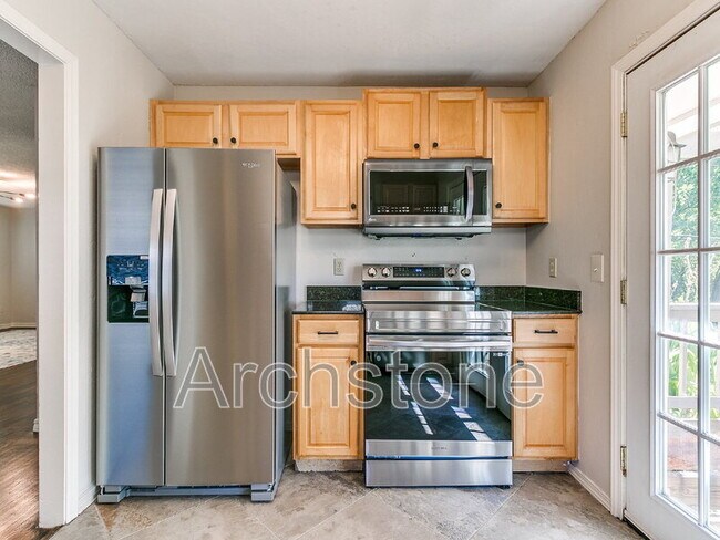 Building Photo - 1732 Carlisle Rd