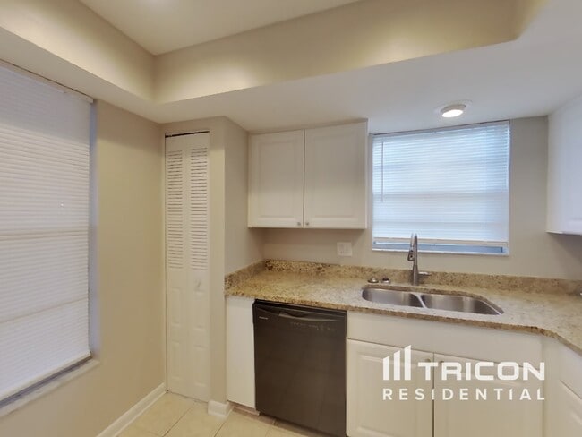 Building Photo - 11011 Greenaire Dr