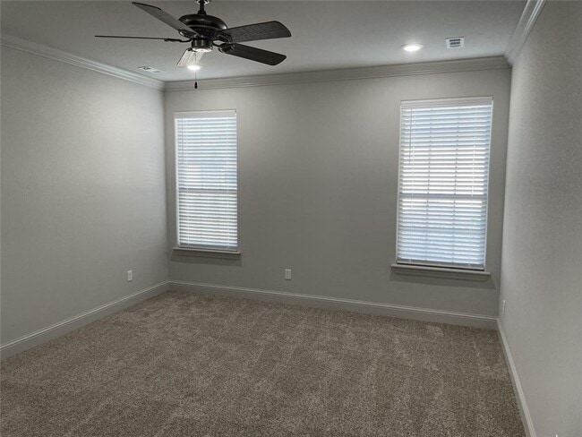 Building Photo - 204 Vicks Cir