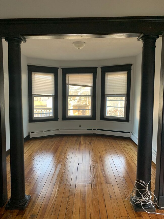 Building Photo - 76-78 Lilac St