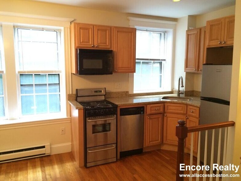 Building Photo - 80 West Cedar St