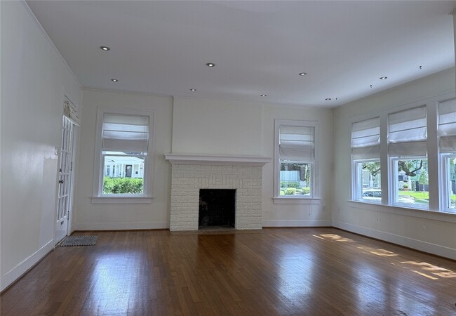 Building Photo - 2312 Quenby St