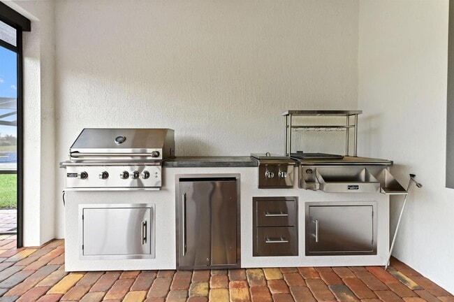 Building Photo - 9171 Balsamo Dr.