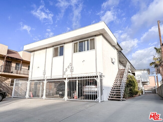 Building Photo - 2540 3rd Ave