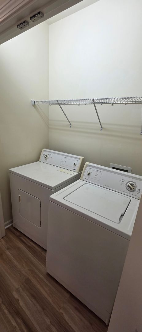 Building Photo - Great condo near Hanes Mall area, Clemmons and I40