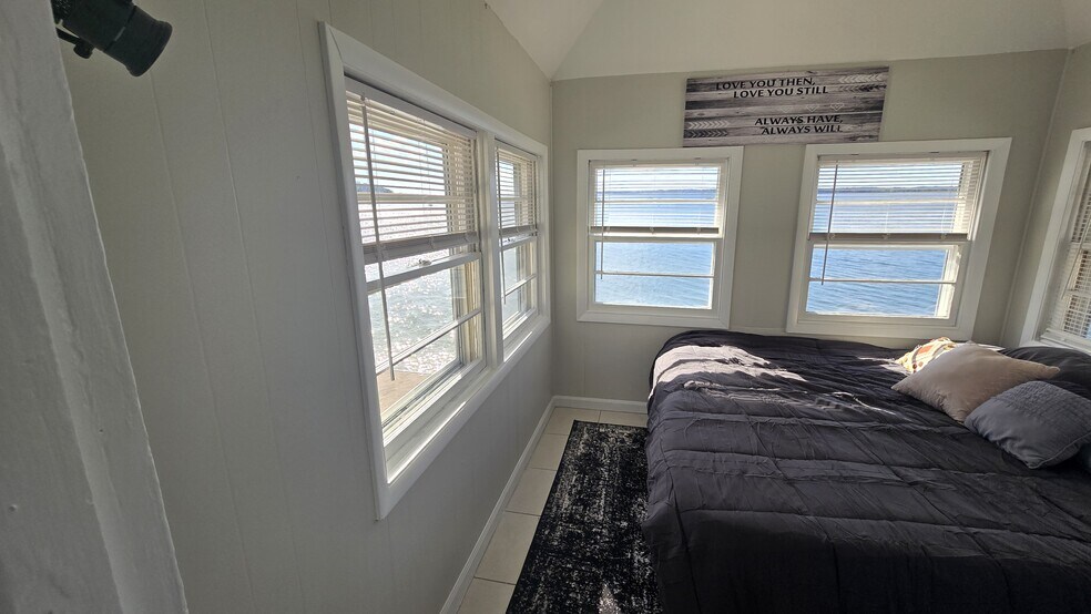 Building Photo - 92 Townsend Ave