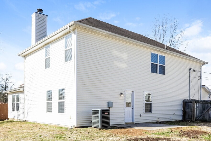 Building Photo - 102 Goodrich Ct