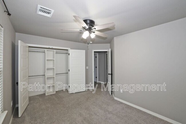 Building Photo - 14411 Periwinkle Dr