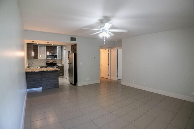 Building Photo - 64 Isle of Venice Dr