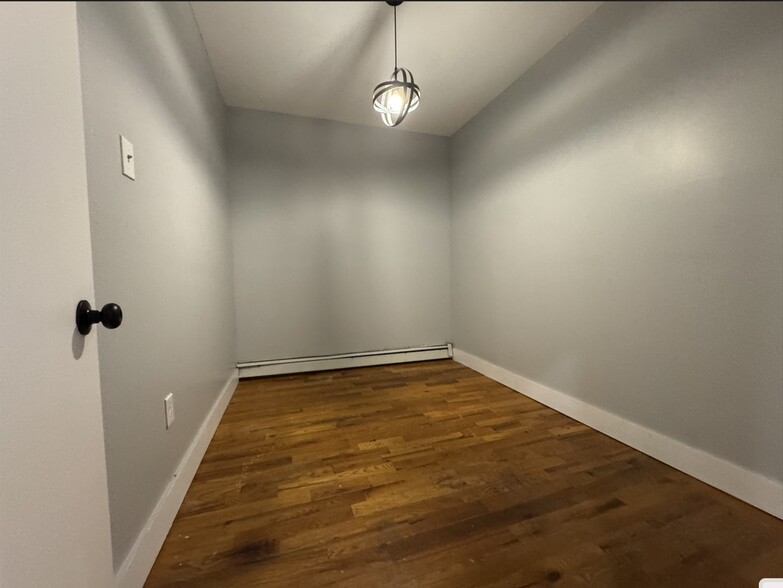 Building Photo - 149 Van Horne St