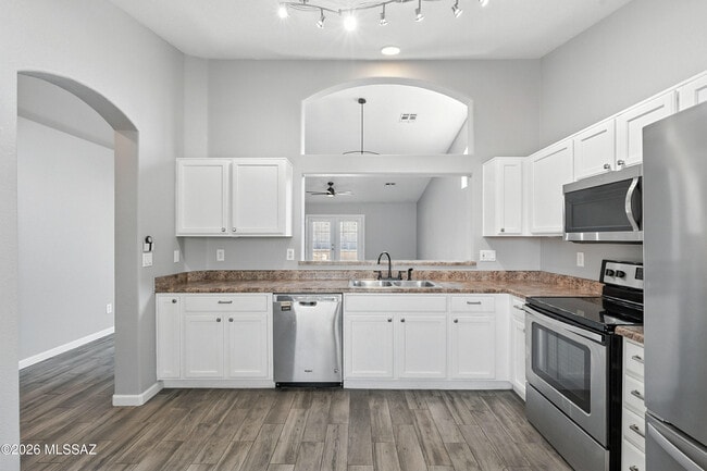 Building Photo - 8515 Placita De Lorena