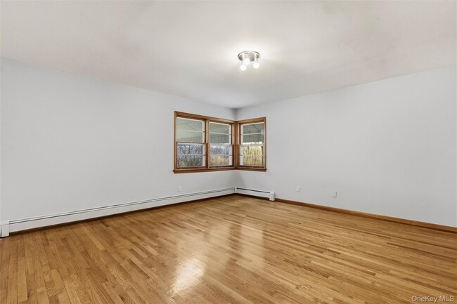 Building Photo - 27 Allapartus Cir