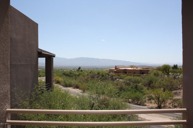 Building Photo - 6655 N Canyon Crest Dr