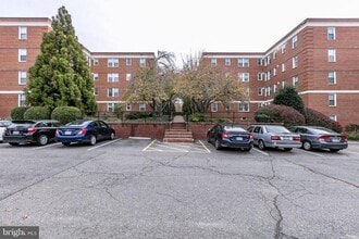 Building Photo - Modernized Fully Furnished 1BR, 1BA Condo at Arbors of Arlington