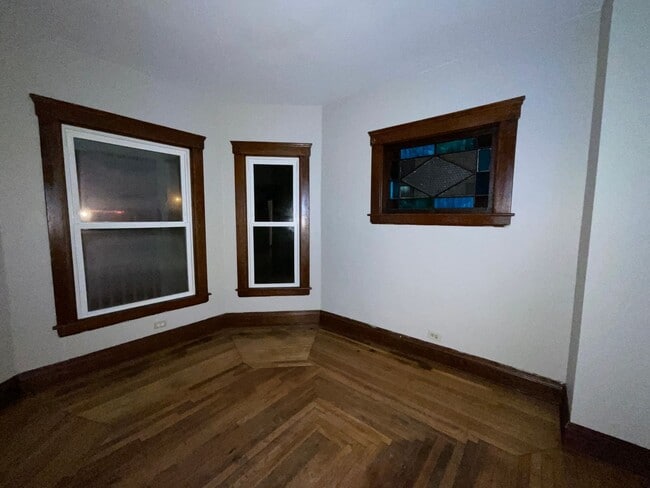 Building Photo - 326 11th St