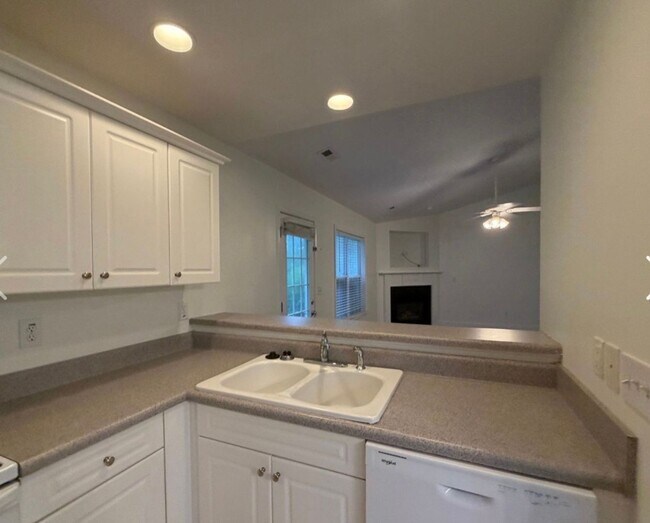 Building Photo - 129 S.Palms Drive