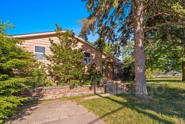 Building Photo - 1709 S Highland Ave