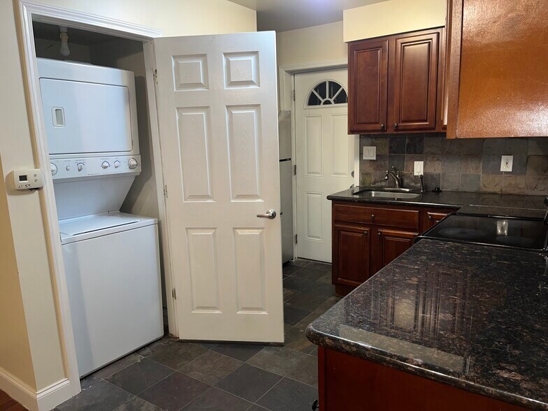 Building Photo - 1800 S 8th St