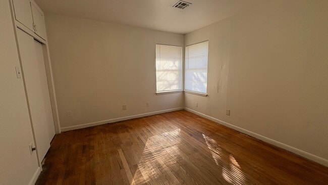 Building Photo - 1612 SW 61st St