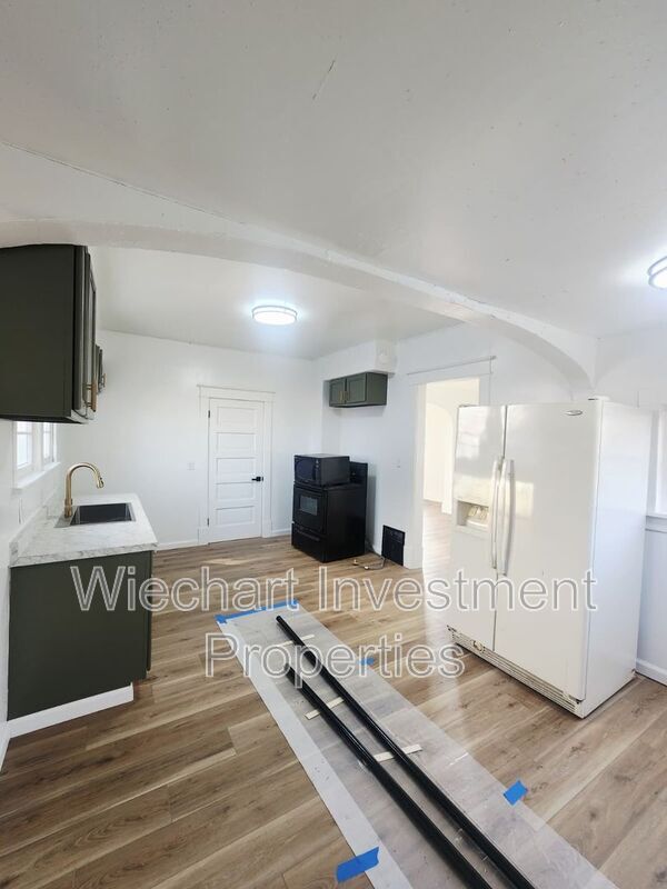 Building Photo - 426 Hazel Ave