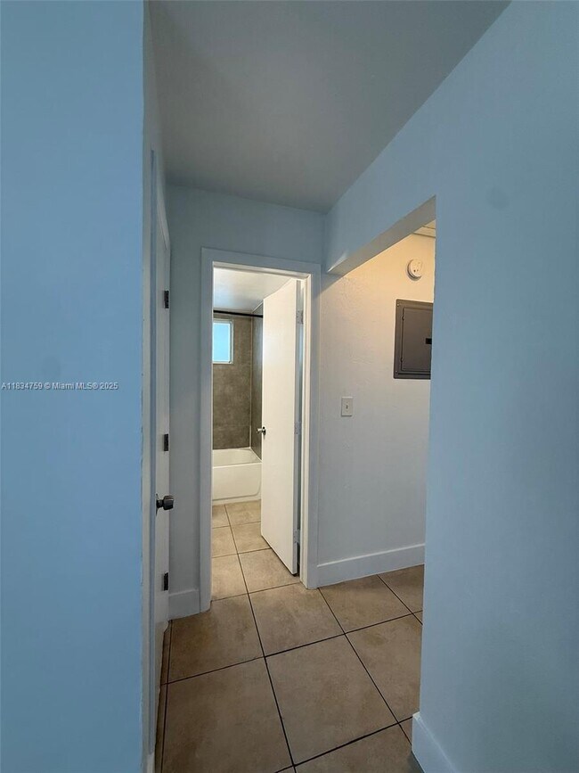Building Photo - 749 NW 60th St