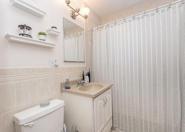 Building Photo - 1 Hilltop Rd