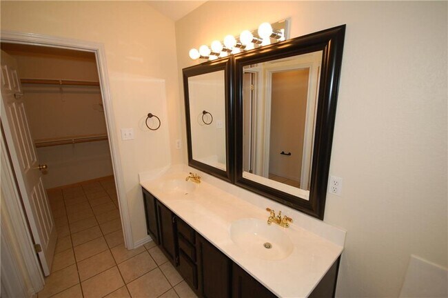 Building Photo - 1202 Pathfinder Way