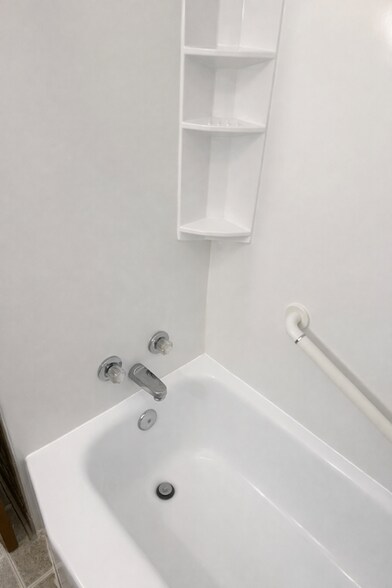 Building Photo - 1122 Glen Rd