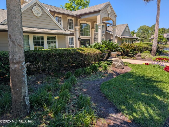 Building Photo - 10200 Belle Rive Blvd