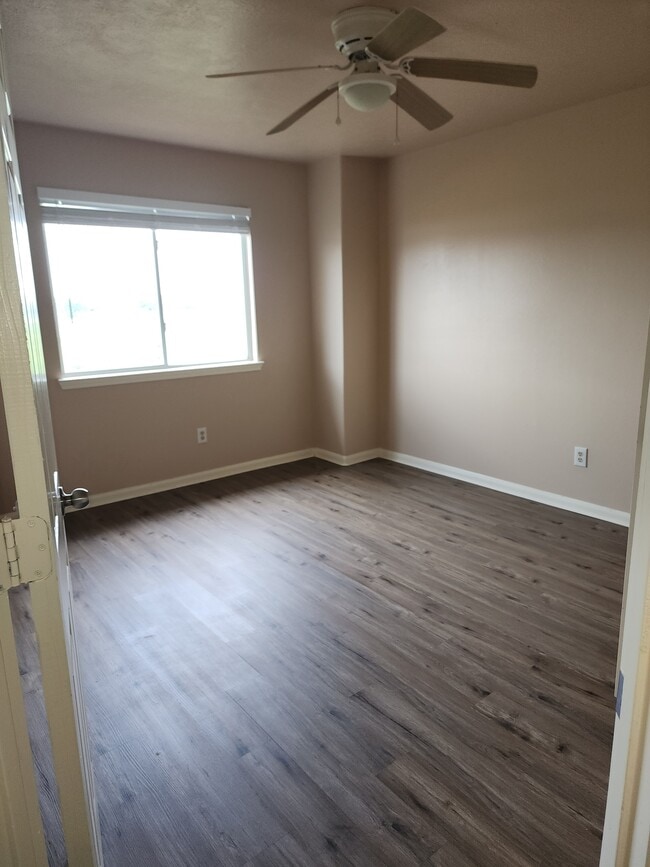 Building Photo - 4918 Landward Ln