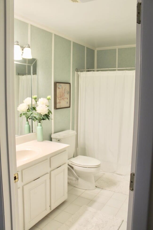 Building Photo - Spacious, Open Floor Plan at the end of 81...