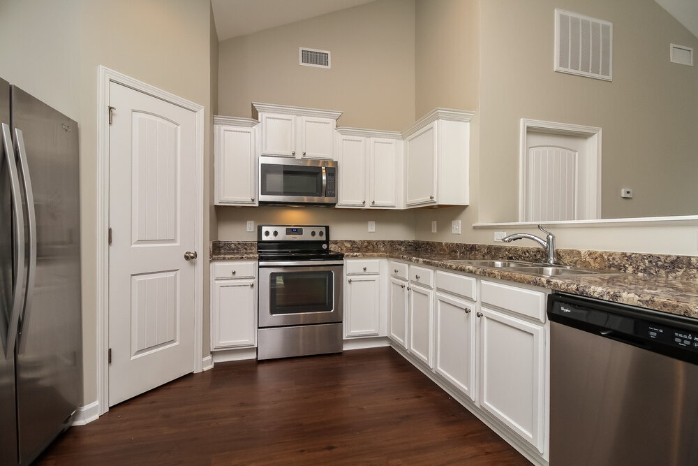 Building Photo - 1002 Chimalis Dr