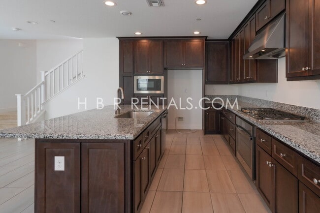 Building Photo - Hansen Village: Spacious 4-Bed Two Story H...