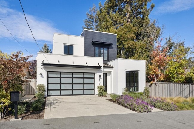 Building Photo - Luxurious Modern Single Family Home in West Menlo Park Available Now!