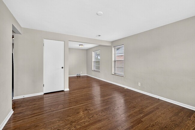 Building Photo - 8106 Fawn Ave